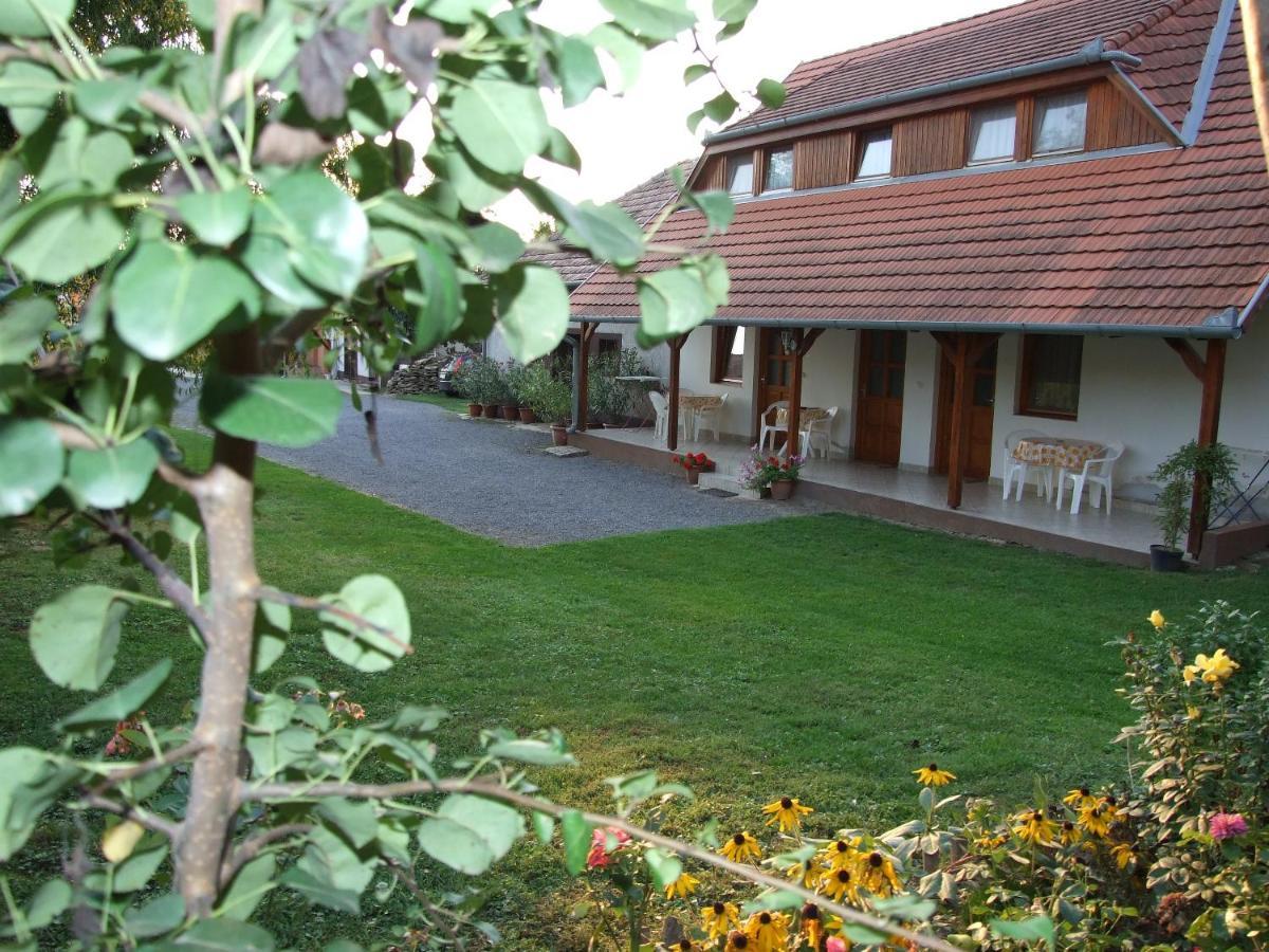 Ibolya Vendeghaz Apartment Kehidakustány Exterior foto