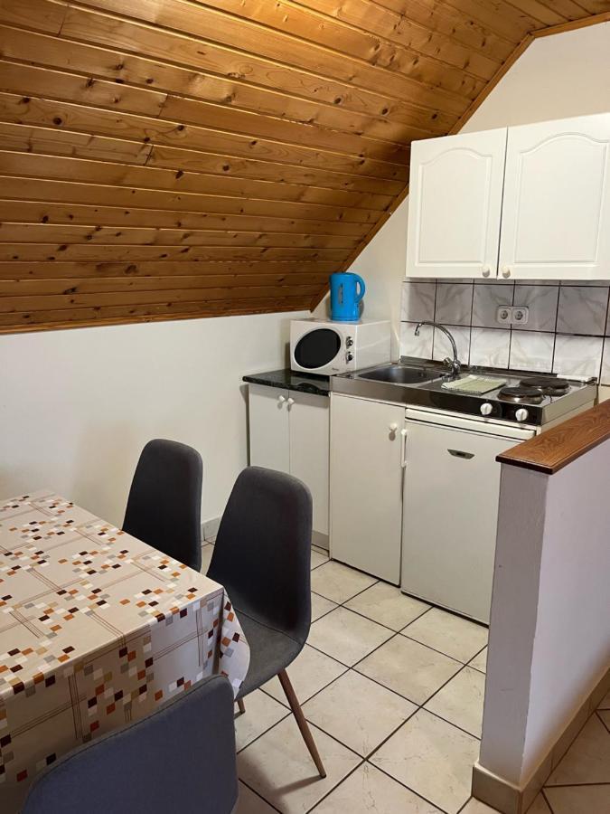 Ibolya Vendeghaz Apartment Kehidakustány Exterior foto