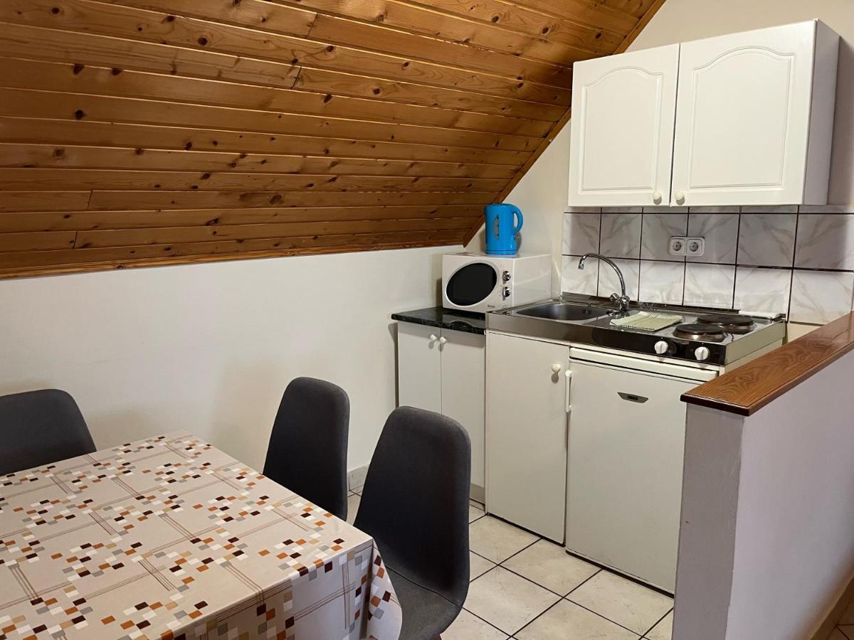 Ibolya Vendeghaz Apartment Kehidakustány Exterior foto