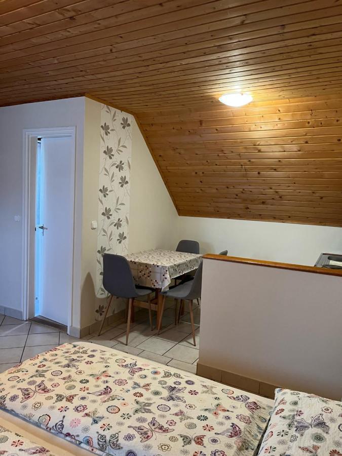 Ibolya Vendeghaz Apartment Kehidakustány Exterior foto