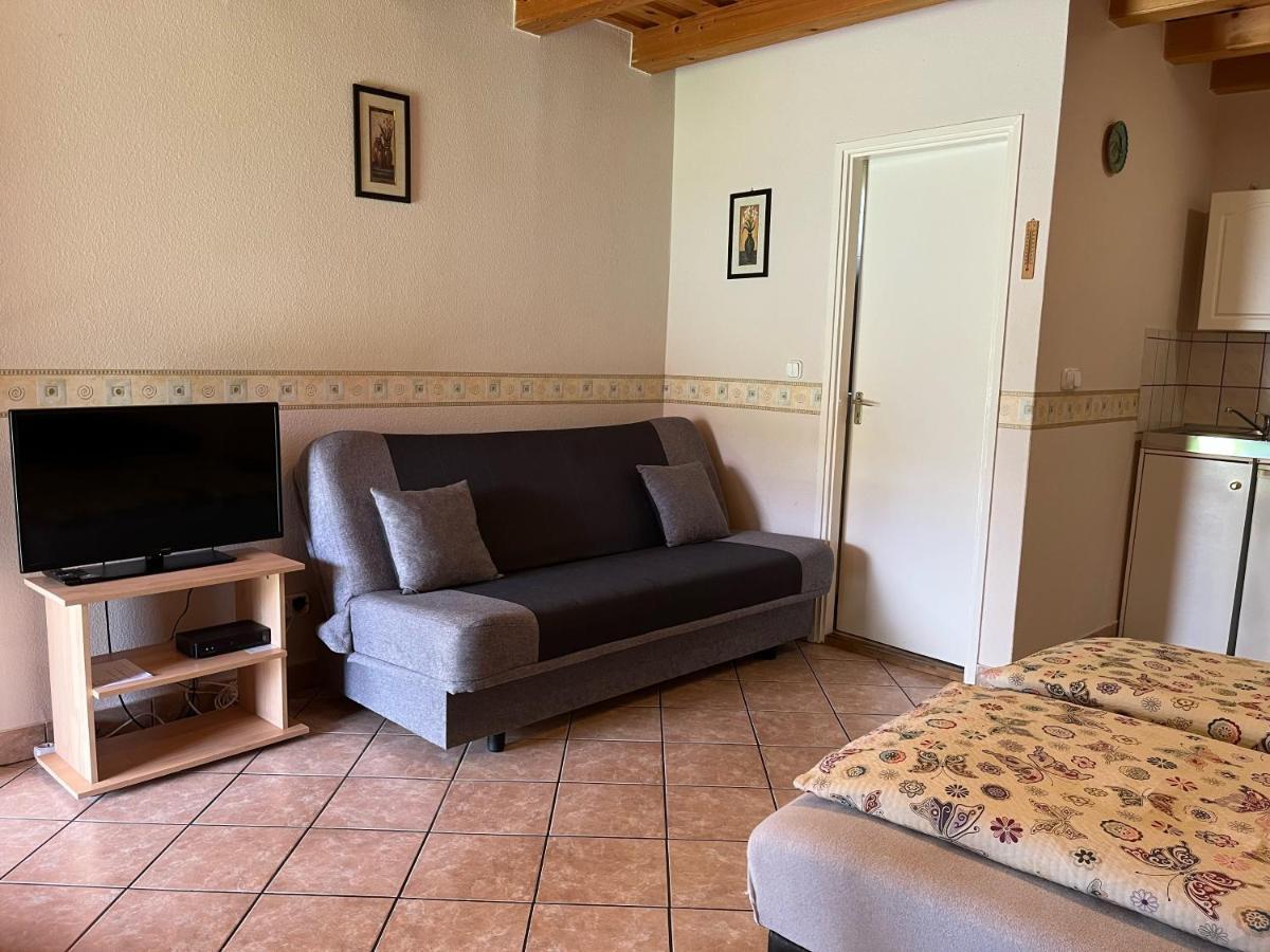 Ibolya Vendeghaz Apartment Kehidakustány Exterior foto
