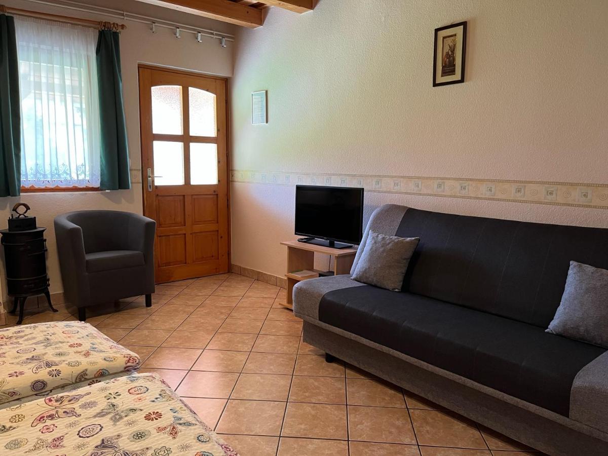 Ibolya Vendeghaz Apartment Kehidakustány Exterior foto