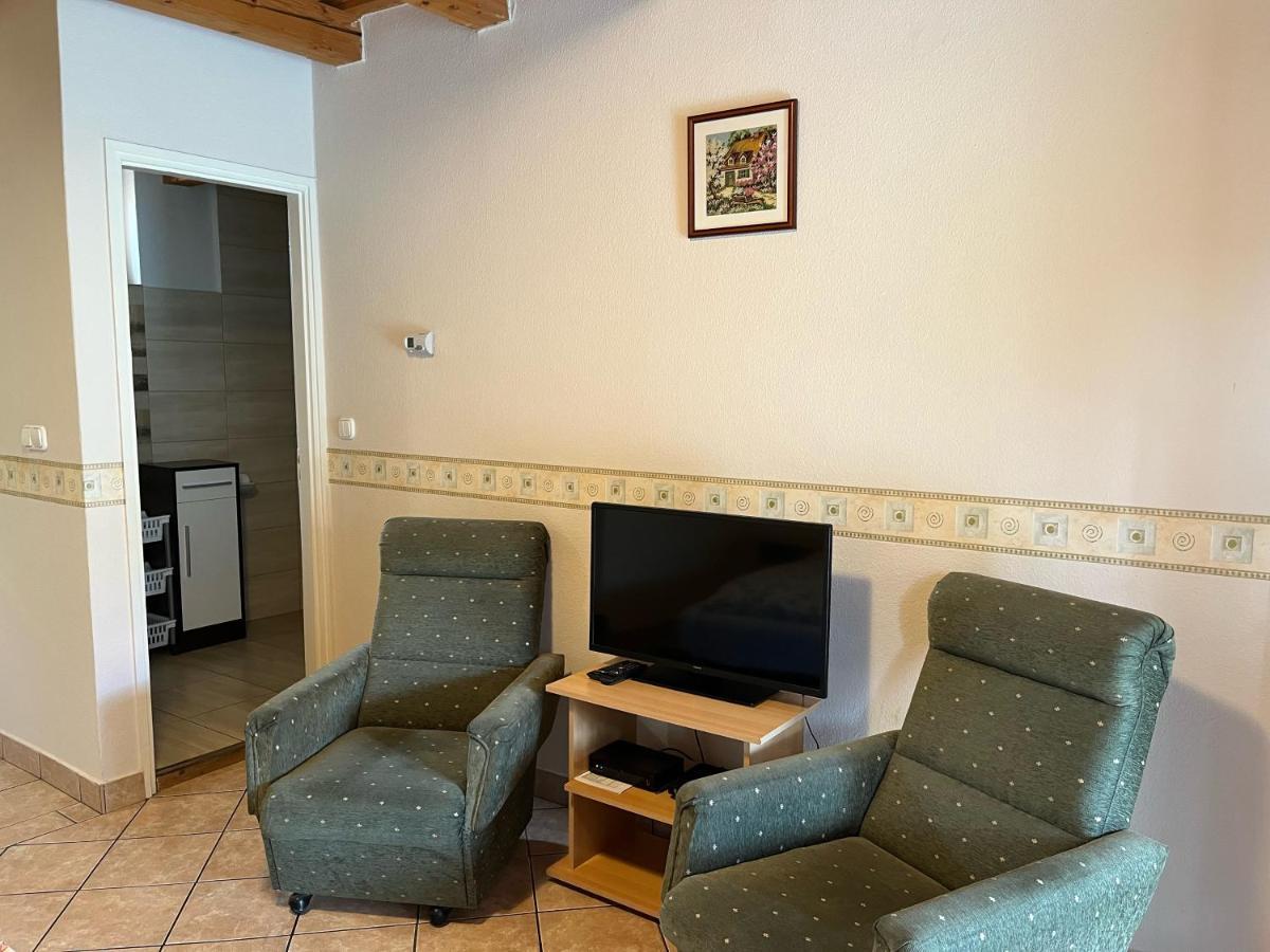 Ibolya Vendeghaz Apartment Kehidakustány Exterior foto